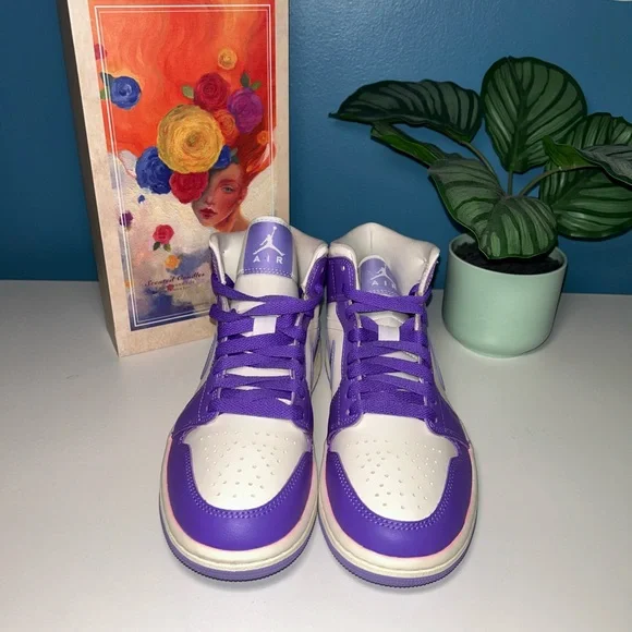 WOMENS AIR JORDAN 1 MID ACTION GRAPE/SAIL/SKY J LIGHT PURPLE - Picture 2 of 5